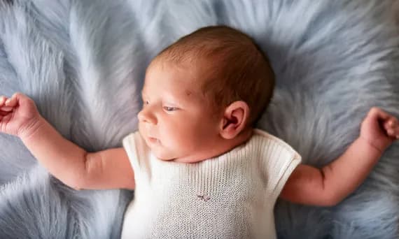 Odruch moro kiedy zanika? Sprawdź, co powinieneś wiedzieć o rozwoju dziecka Odruch moro kiedy zanika? Sprawdź, co powinieneś wiedzieć o rozwoju dziecka
