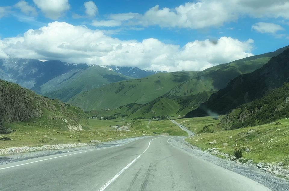 Przejazd Gruzińską Drogą Wojenną na Kaukaz